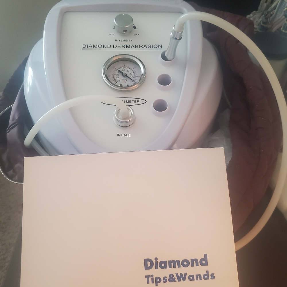 Diamond dermabrasion machine
